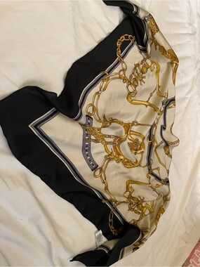 Black and Cream Chain Print equestrian style Women's scarf 🧣